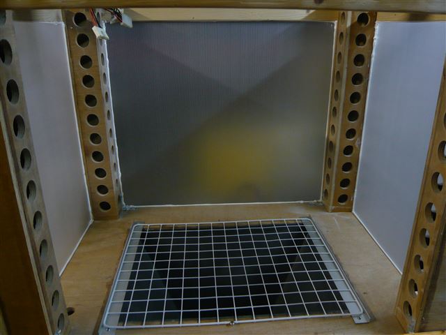 自作 吸い上げ式サンドブラスターボックス | まるむしアンテナ